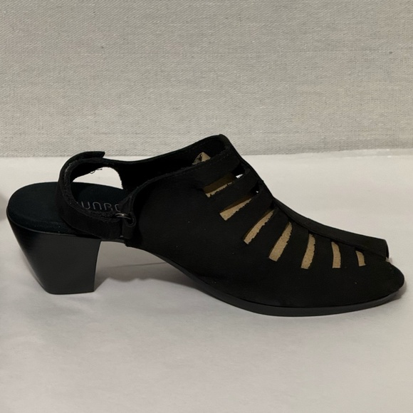 Munro Slingback Strappy Heels - size 9 - Picture 4 of 9